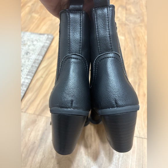 Dolce Vita Black Ankle Booties - Picture 4 of 8